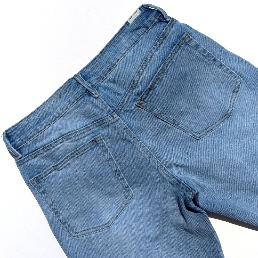Almost Famous Medium Wash High Rise Distressed Cropped Skinny Jeans Blue Size 7 - Picture 14 of 16